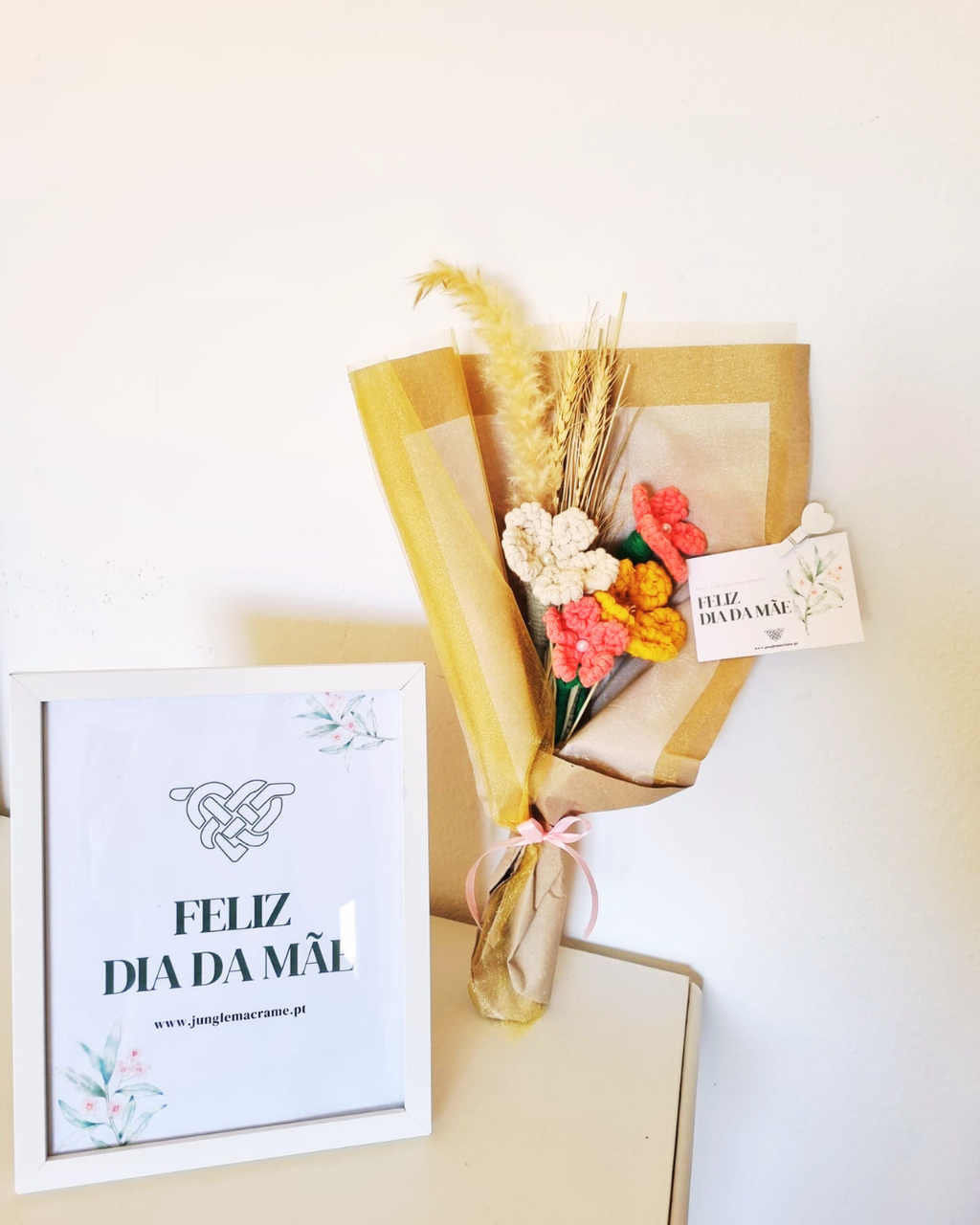 Ramo de Flores Dia da Mãe em Macramé