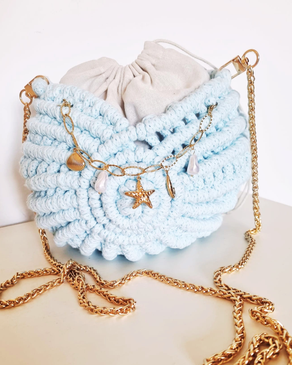 Bolsa Búzio Azul Maldivas com Charms Marinhos