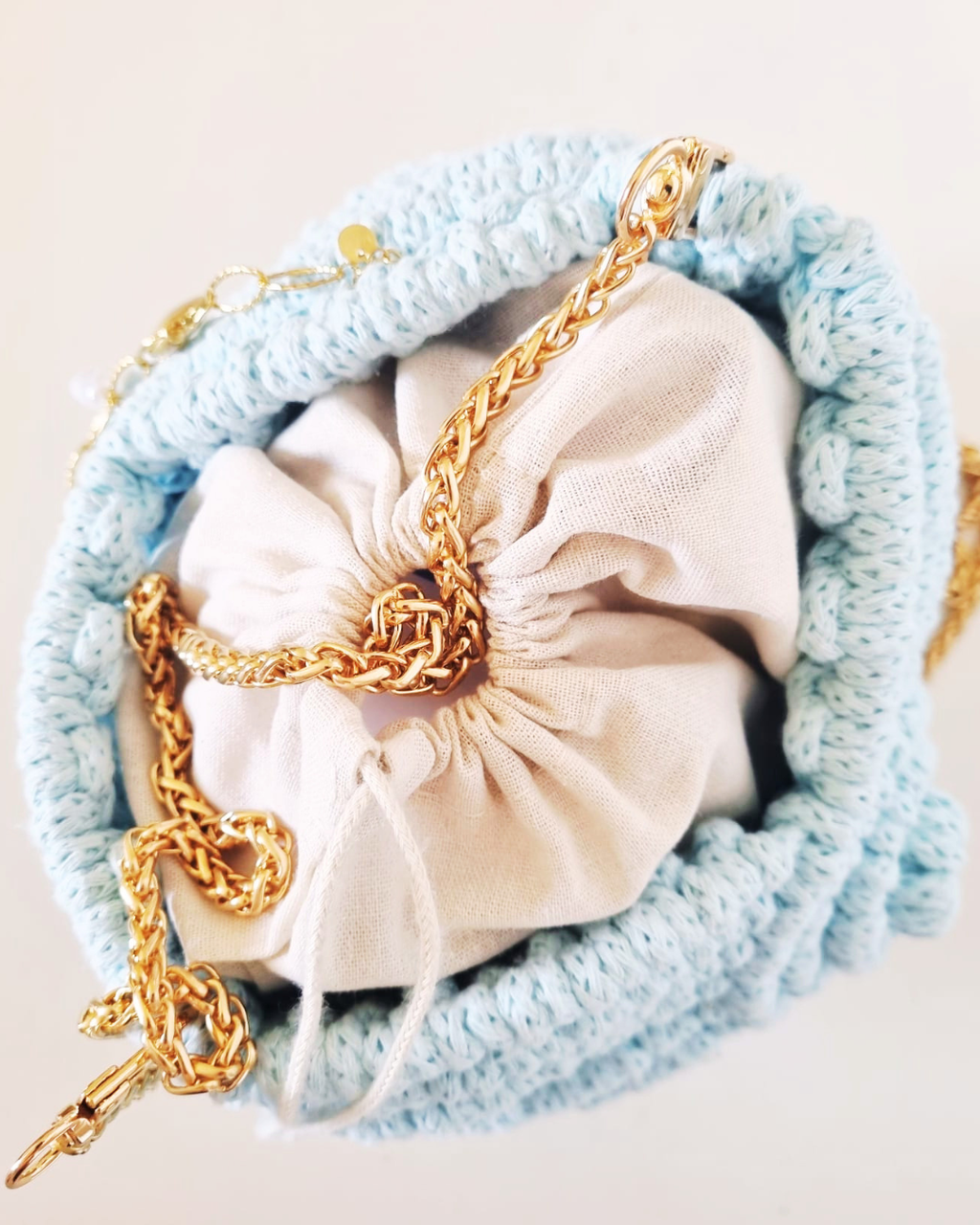 Bolsa Búzio Azul Maldivas com Charms Marinhos