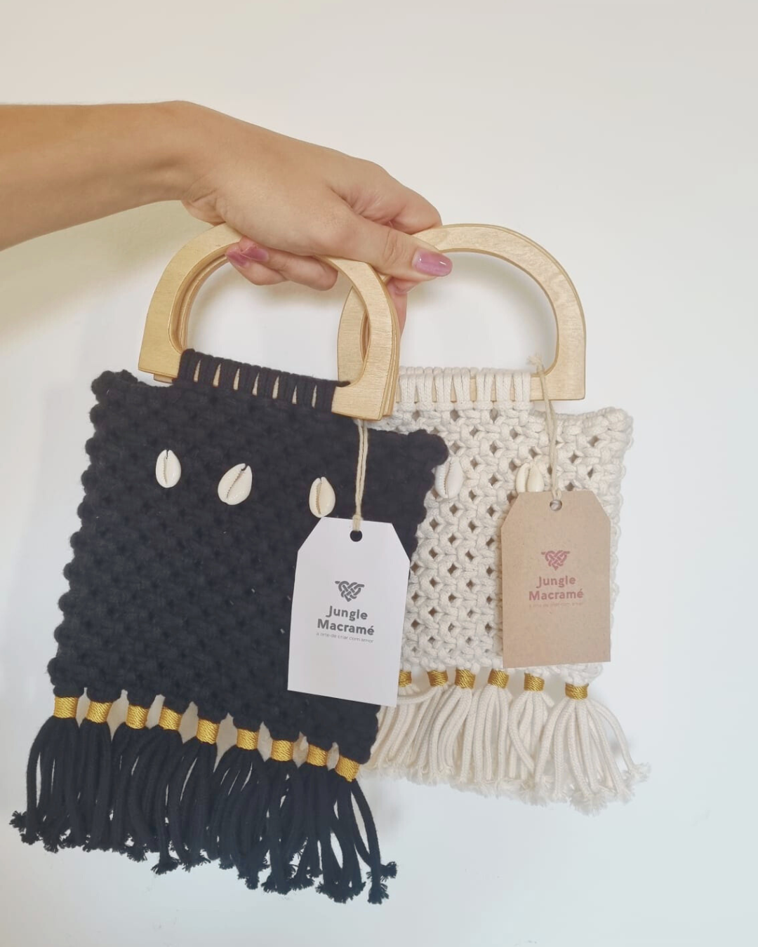 Clutch de Macramé | Alça de Madeira | Detalhe com Búzios