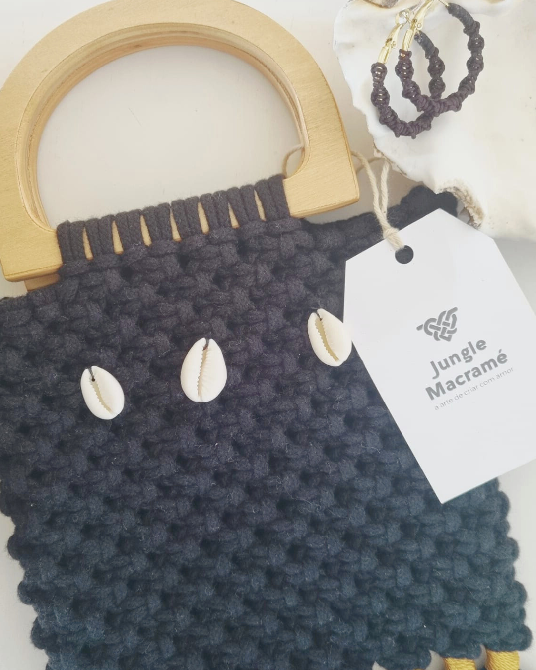 Clutch de Macramé | Alça de Madeira | Detalhe com Búzios