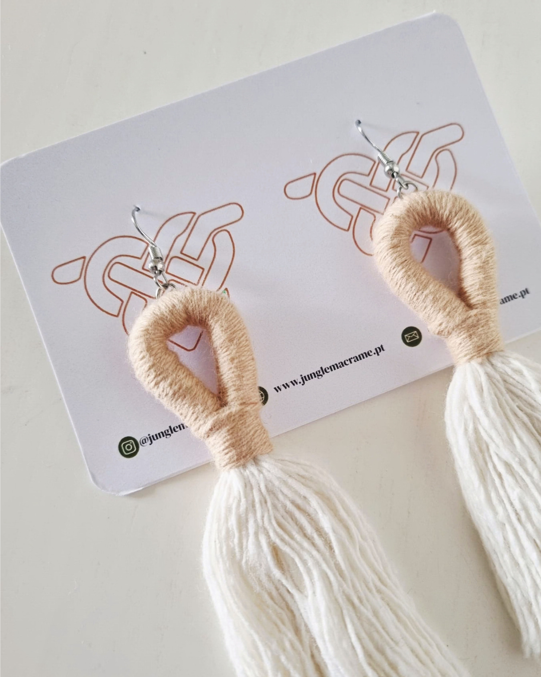 Brincos de Franjas em Macramé Bege - Último Par