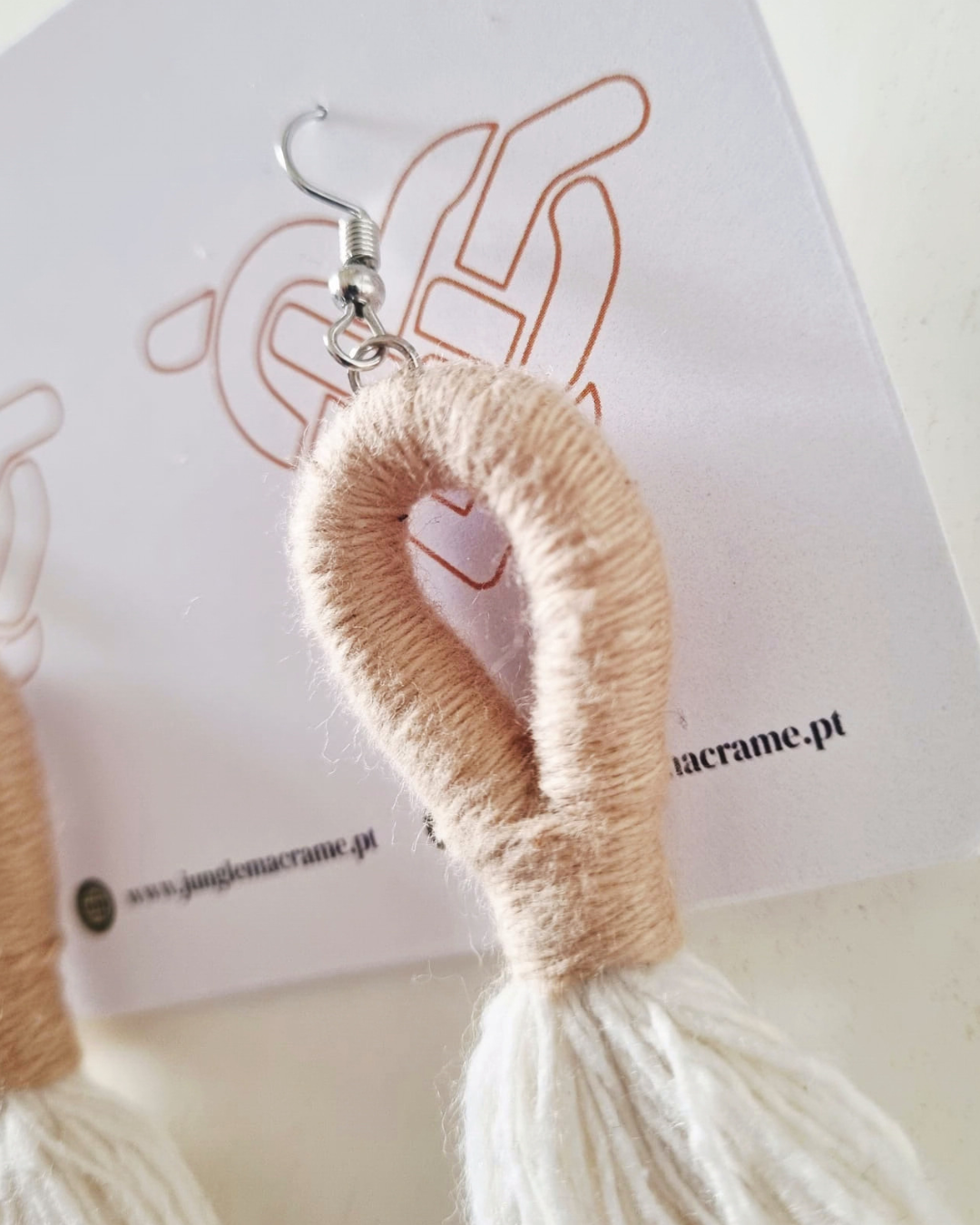 Brincos de Franjas em Macramé Bege - Último Par