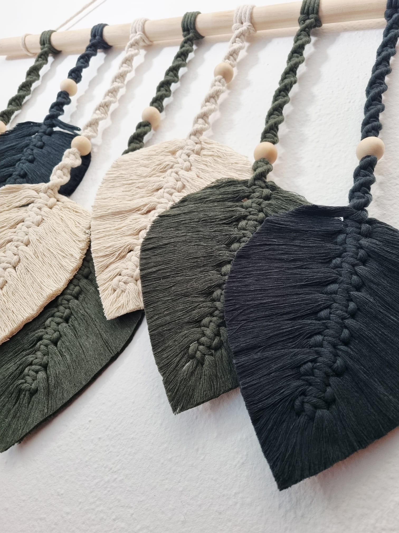 Painel Folhas em Macramé | 60x45cm