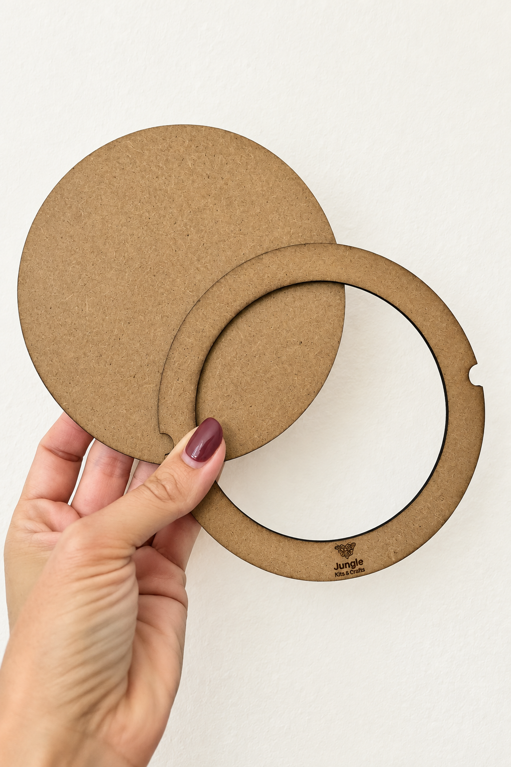 Disco circular e aro com recortes e gravação Jungle Macramé