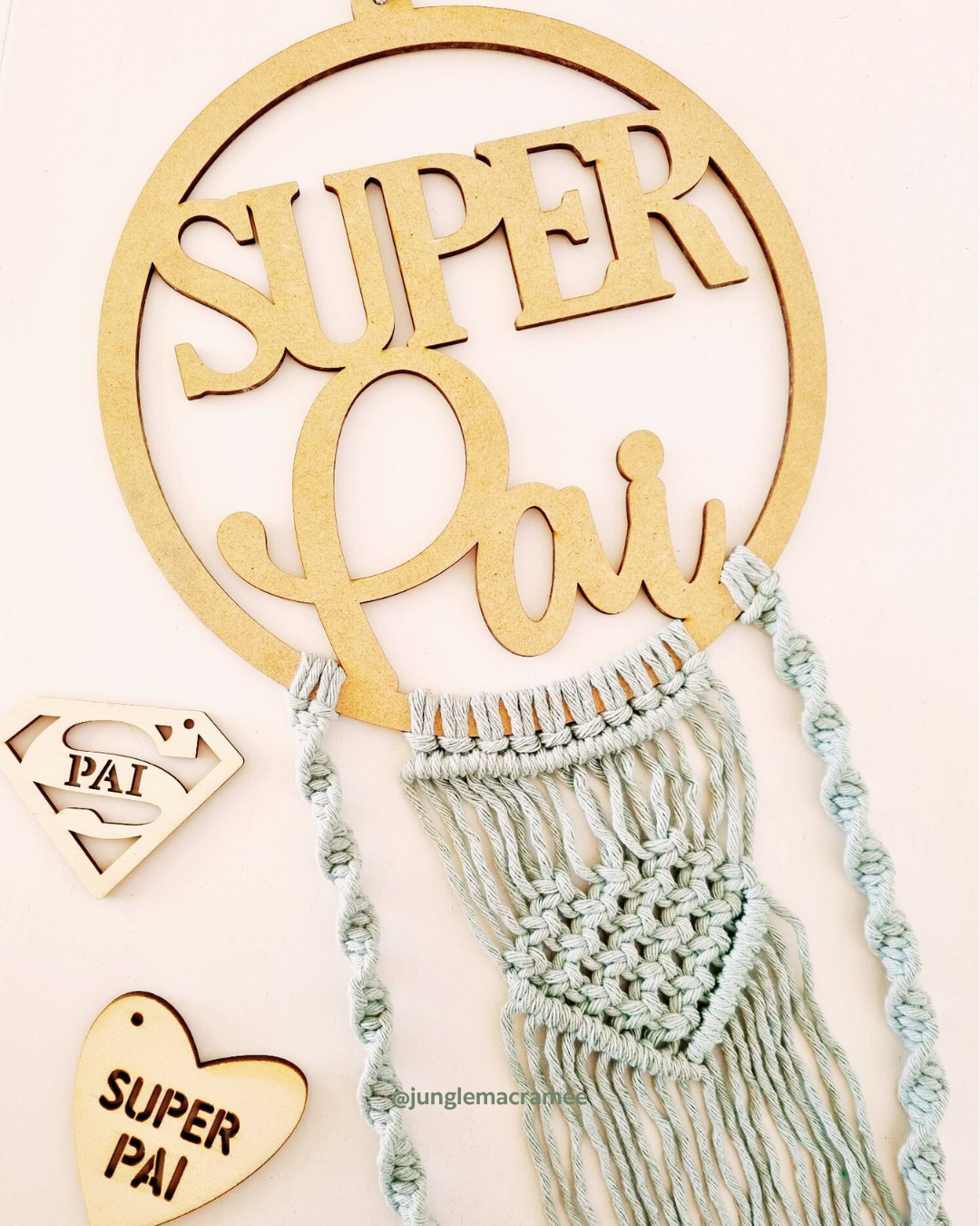 Placa Decorativa Super Pai em Macramé | Presente Dia do Pai Artesanal